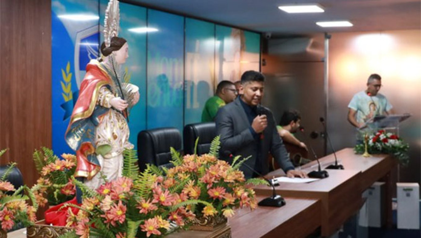 Imagem 1 -  Realizada às 9h, a solenidade reunirá vereadores, autoridades civis e religiosas, homenageados e fiéis. A sessão integra os festejos da padroeira, tradicionalmente celebrados no mês de dezembro em Mossoró. Durante a cerimônia, serão entregues 21 títulos, medalhas e troféus destinados a personalidades que contribuem com a comunidade religiosa, social e cultural do município.