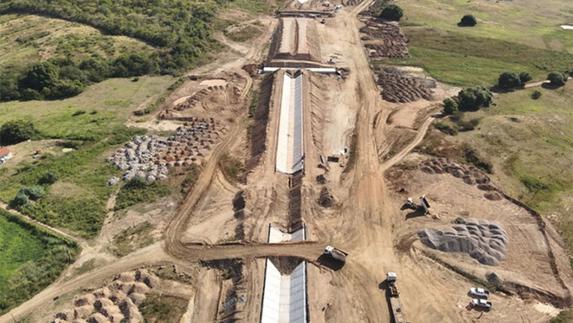 Imagem 1 - Com 91,86% das obras executadas, o empreendimento se prepara para entrar em operação em 2026, atendendo PB, CE e RN, sendo assim um dos maiores alcances populacionais entre os ramais associados ao Projeto de Integração do Rio São Francisco. Imagem 1 - Com 91,86% das obras executadas, o empreendimento se prepara para entrar em operação em 2026, atendendo PB, CE e RN, sendo assim um dos maiores alcances populacionais entre os ramais associados ao Projeto de Integração do Rio São Francisco.