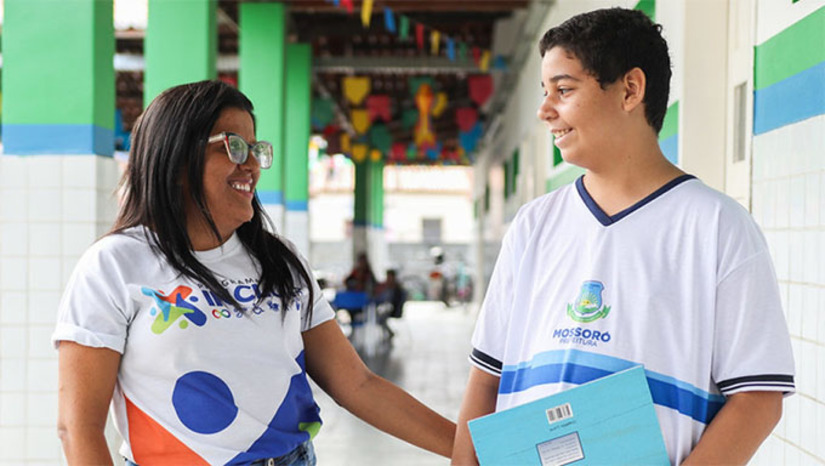 Imagem 1 - A partir desta quarta-feira (7), até o dia (16), as matrículas da Rede Municipal de Ensino passam a contemplar os alunos novatos com deficiência ou com Transtorno do Espectro Autista (TEA), com comprovada vulnerabilidade econômica, apresentar Folha Resumo do Cadastro Único, para efeitos de matrícula escolar, devidamente atualizada nos últimos dois anos. As matriculas acontecem on-line por meio de endereço eletrônico portalsigeduc.com.br no portal de matrículas. Imagem 1 - A partir desta quarta-feira (7), até o dia (16), as matrículas da Rede Municipal de Ensino passam a contemplar os alunos novatos com deficiência ou com Transtorno do Espectro Autista (TEA), com comprovada vulnerabilidade econômica, apresentar Folha Resumo do Cadastro Único, para efeitos de matrícula escolar, devidamente atualizada nos últimos dois anos. As matriculas acontecem on-line por meio de endereço eletrônico portalsigeduc.com.br no portal de matrículas.