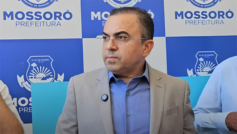 Imagem 1 -  Marcos Medeiros disse que os 112 novos convocados estão no Diário Oficial do Município. Vão reforçar o trabalho pela educação de Mossoró em 96 escolas na cidade e na zona rural. Ontem, o vice-prefeito havia anunciado a convocação de 184 concursados na saúde para reforçar os serviços de saúde no município com outros mais de 300 já convocados. Na Educação, o vice-prefeito não descarta novas convocações durante o ano de 2026.