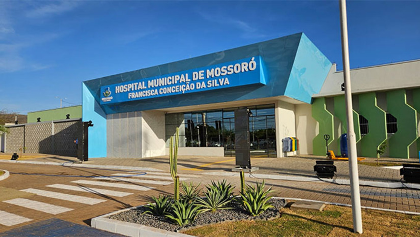 Imagem 1 - Neste primeiro dia de funcionamento, o Hospital Municipal Francisca Conceição da Silva realizou cerca de 100 pequenos procedimentos cirúrgicos, além de cirurgias ginecológicas e consultas com especialistas. O Hospital Municipal Francisca Conceição da Silva tem capacidade para realizar mais de 100 cirurgias por mês, totalizando mais de 1.200 procedimentos por ano. Todos os atendimentos da unidade ocorrem por meio do sistema de regulação, a partir do encaminhamento feito nas unidades básicas de saúde. Além das cirurgias, o hospital disponibiliza consultas especializadas em diversas áreas. A população também terá acesso a exames como eletrocardiograma, ecocardiograma, ultrassonografias, citologia oncótica, colposcopia e biópsias. Imagem 1 - Neste primeiro dia de funcionamento, o Hospital Municipal Francisca Conceição da Silva realizou cerca de 100 pequenos procedimentos cirúrgicos, além de cirurgias ginecológicas e consultas com especialistas. O Hospital Municipal Francisca Conceição da Silva tem capacidade para realizar mais de 100 cirurgias por mês, totalizando mais de 1.200 procedimentos por ano. Todos os atendimentos da unidade ocorrem por meio do sistema de regulação, a partir do encaminhamento feito nas unidades básicas de saúde. Além das cirurgias, o hospital disponibiliza consultas especializadas em diversas áreas. A população também terá acesso a exames como eletrocardiograma, ecocardiograma, ultrassonografias, citologia oncótica, colposcopia e biópsias.