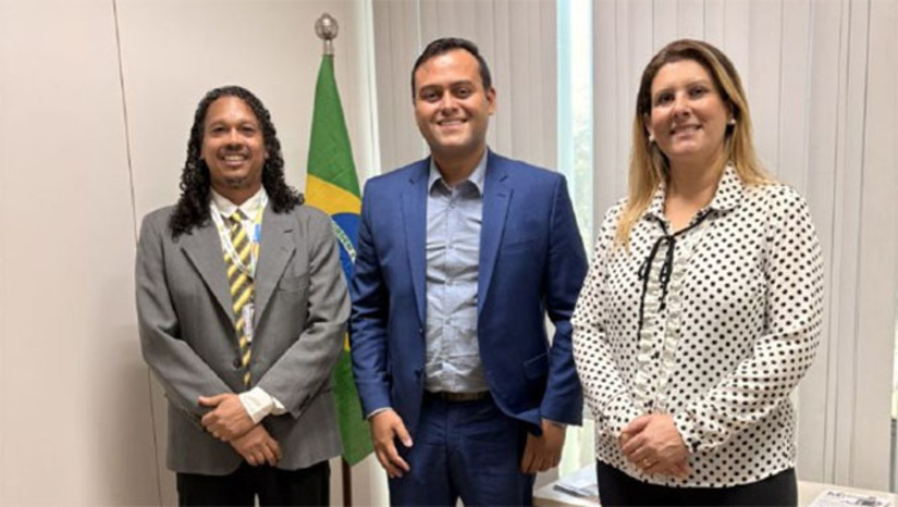 Imagem 1 - O vereador Thiago Marques participou, nesta segunda-feira (19), de reunião no Ministério do Empreendedorismo, em Brasília, onde apresentou os resultados da primeira edição do programa Mossoró Empreendedora, voltado ao fortalecimento de micro e pequenos negócios no município. Durante o encontro, destacou o impacto positivo da iniciativa e solicitou apoio do Governo Federal para ampliar o programa, além de buscar integração com políticas federais de incentivo ao empreendedorismo, geração de renda e desenvolvimento econômico local. Imagem 1 - O vereador Thiago Marques participou, nesta segunda-feira (19), de reunião no Ministério do Empreendedorismo, em Brasília, onde apresentou os resultados da primeira edição do programa Mossoró Empreendedora, voltado ao fortalecimento de micro e pequenos negócios no município. Durante o encontro, destacou o impacto positivo da iniciativa e solicitou apoio do Governo Federal para ampliar o programa, além de buscar integração com políticas federais de incentivo ao empreendedorismo, geração de renda e desenvolvimento econômico local.