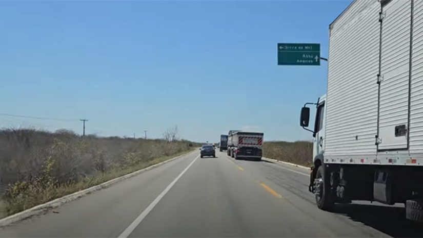 Imagem 1 - Solenidade está sendo agendada para as 10 horas desta quinta-feira, dia 22 de janeiro de 2026. Na mesma ocasião, o ministro Renan Filho, dos Transporte, e a governadora Fátima Bezerra, vão anunciar o edital de licitação para duplicar o segundo trecho, entre Macaíba e Riachuelo. Neste primeiro trecho serão duplicados 57,6 km, num investimento de R$ 367 milhões. A obra será tocada pela Construtora Luiz Costa (CLC), com sede em Mossoró-RN. Imagem 1 - Solenidade está sendo agendada para as 10 horas desta quinta-feira, dia 22 de janeiro de 2026. Na mesma ocasião, o ministro Renan Filho, dos Transporte, e a governadora Fátima Bezerra, vão anunciar o edital de licitação para duplicar o segundo trecho, entre Macaíba e Riachuelo. Neste primeiro trecho serão duplicados 57,6 km, num investimento de R$ 367 milhões. A obra será tocada pela Construtora Luiz Costa (CLC), com sede em Mossoró-RN.
