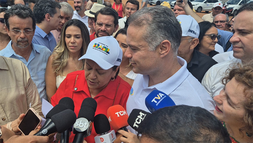 Imagem 1 - Ministro Renan Filho recebeu a demanda da governadora Fátima Bezerra e determinou, de imediato, que o DNIT incluísse como quinto lote a ser duplicado da BR 304 pelo DNIT. O trecho Assu Mossoró será feito de concreto, com mureta de proteção e a previsão de conclusão é de 36 meses, no contrato com a CLC, e 24 meses nas intenções do ministro. O investimento nestes 57,6 quilômetros será de R$ 367 milhões. Com licenciamento liberado, obras foram iniciadas. Imagem 1 - Ministro Renan Filho recebeu a demanda da governadora Fátima Bezerra e determinou, de imediato, que o DNIT incluísse como quinto lote a ser duplicado da BR 304 pelo DNIT. O trecho Assu Mossoró será feito de concreto, com mureta de proteção e a previsão de conclusão é de 36 meses, no contrato com a CLC, e 24 meses nas intenções do ministro. O investimento nestes 57,6 quilômetros será de R$ 367 milhões. Com licenciamento liberado, obras foram iniciadas.