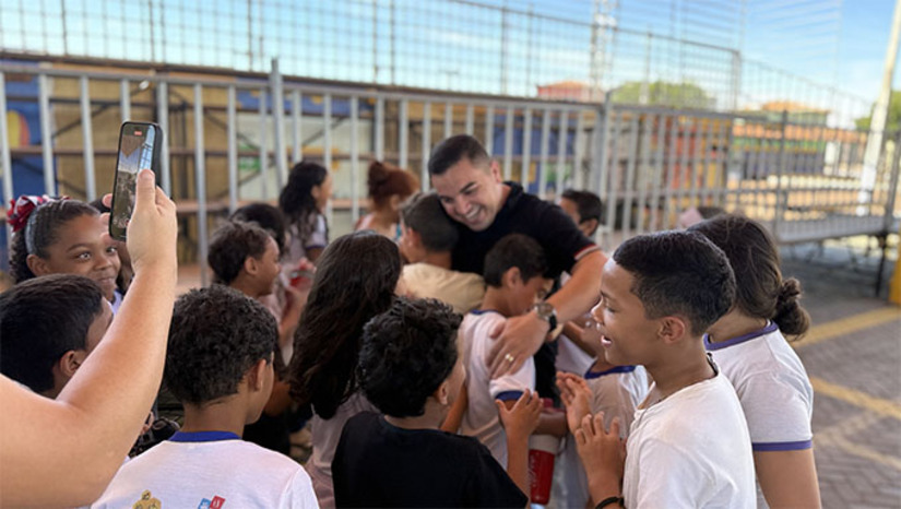 Imagem 1 - O município de Serra do Mel encerrou 2025 com desempenho positivo na educação, aplicando R$ 34,6 milhões em manutenção e desenvolvimento do ensino, acima do mínimo constitucional exigido. O investimento correspondeu a 33,79% das receitas de impostos, superando o piso de 25%. Segundo o prefeito Kênio Azevedo, a aplicação acima do mínimo reflete uma escolha estratégica para melhorar a estrutura e as oportunidades educacionais. Imagem 1 - O município de Serra do Mel encerrou 2025 com desempenho positivo na educação, aplicando R$ 34,6 milhões em manutenção e desenvolvimento do ensino, acima do mínimo constitucional exigido. O investimento correspondeu a 33,79% das receitas de impostos, superando o piso de 25%. Segundo o prefeito Kênio Azevedo, a aplicação acima do mínimo reflete uma escolha estratégica para melhorar a estrutura e as oportunidades educacionais.