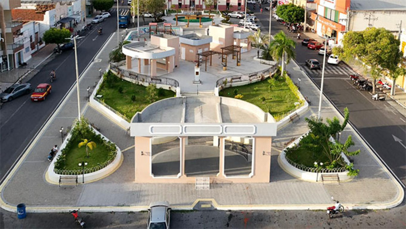 Imagem 1 -  A medida reforça o compromisso da gestão com a valorização do servidor público e o fortalecimento do comércio do município.  De acordo com o prefeito Givago Barreto, manter os salários em dia é uma prioridade da administração. “Salário em dia é respeito ao servidor e desenvolvimento para a cidade. Iniciamos 2026 com o mesmo propósito: com uma gestão responsável, o dinheiro circula, o comércio cresce e Caraúbas avança”, afirmou.