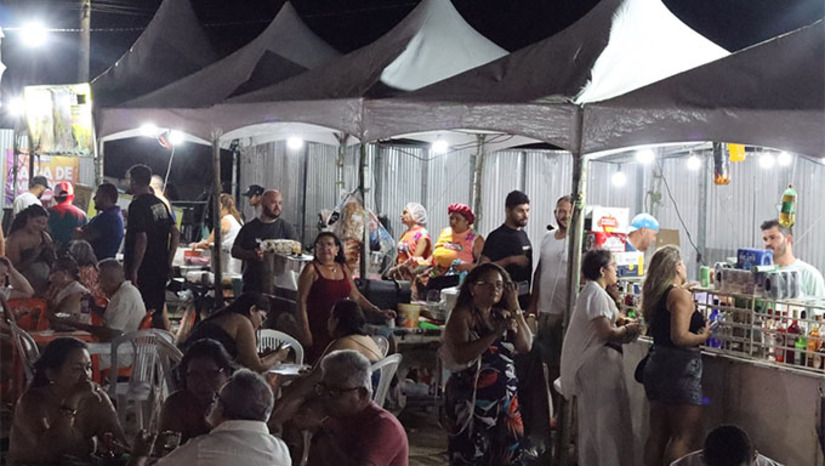Imagem 1 -  O workshop acontece no dia 05 de fevereiro, às 18h30, na Câmara Municipal, como foco nos proprietários e gestores de bares, restaurantes e lanchonetes. O evento abordará atendimento ao cliente, fidelização, estratégias para aumentar faturamento e reputação dos negócios. A programação inclui palestra da nutricionista Ana Medeiros sobre Manipulação Segura de Alimentos. A ação integra o Projeto Verão + Saúde e também prevê a entrega de kits para balseiros e mototaxistas, reforçando iniciativas de saúde e bem-estar no município.