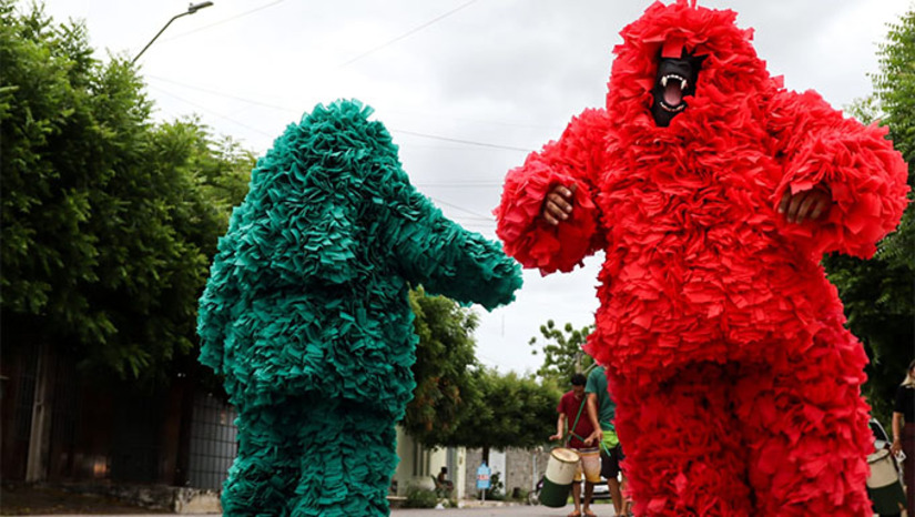 Imagem 1 - A Prefeitura divulgou a Agenda Cultural para o fim de semana em Mossoró-RN, com programação de quinta-feira (5) a domingo (8). As atividades incluem espetáculos de teatro com a Cia. Pão Doce de Teatro, exposições de ursos carnavalescos, oficinas de artes, blocos de prévia carnavalesca e visitação ao museu Lauro da Escóssia, distribuídas em diferentes espaços culturais da cidade, valorizando a cultura popular e o acesso da população às artes. Imagem 1 - A Prefeitura divulgou a Agenda Cultural para o fim de semana em Mossoró-RN, com programação de quinta-feira (5) a domingo (8). As atividades incluem espetáculos de teatro com a Cia. Pão Doce de Teatro, exposições de ursos carnavalescos, oficinas de artes, blocos de prévia carnavalesca e visitação ao museu Lauro da Escóssia, distribuídas em diferentes espaços culturais da cidade, valorizando a cultura popular e o acesso da população às artes.