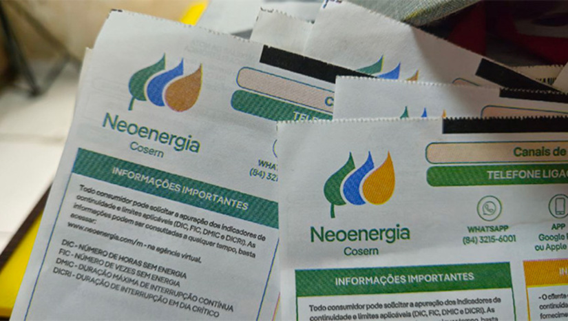 Imagem 1 -  A NeoEnergia Cosern mudou a forma de comprar de seus consumidores no Rio Grande do Norte em novembro de 2025, sem qualquer aviso-prévio e, como majorou os valores de forma abusiva, os consumidores residenciais e não residências quem tem placas solares estão revoltados com o fato, inclusive se reunindo para acionar a companhia na Justiça. Em sua defesa, a NeoEnergia informa que elaborou a conta conforme a legislação e que está ampliando a rede presença de explicações aos consumidores. 