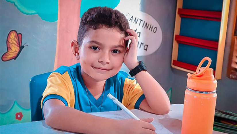 Imagem 1 -  O resultado reflete o alto nível de leitura dos estudantes de Grossos do início do Ensino Fundamental, destacando o município entre os melhores do estado. O PARC avalia a alfabetização na idade certa, medindo a fluência em leitura de palavras e textos para orientar ações pedagógicas. A Secretaria Municipal de Educação de Grossos saltou de 32% para 85% dos alunos com bom desempenho em fluência leitora, conquistando assim o 2º lugar no ranking estadual da Plataforma PARC do Ministério da Educação.