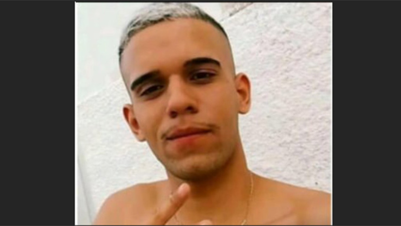 Imagem 1 -  Réu William Matheus tentou matar Daniel Alves Bezerra e Wesley Matheus da Silva, que são indiciados por, pelo menos dois homicídios, um que teve como vítima o cambista José Wilson Pereira, de 61 anos, em Apodi, e o adolescente em Governador Dix Sept Rosado. Também são processados por tentar matar um jovem em Felipe Guerra. Nesta quarta-feira, 11, não menos perigoso, será julgado William Matheus Vieira da Silva, de 23 anos, por tentar matar Daniel e Wesley. O júri começa de 9 horas.