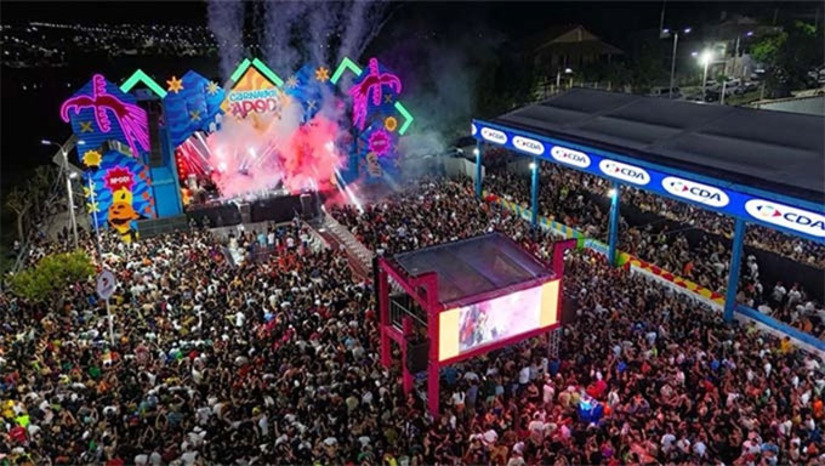 Imagem 1 - O Carnaval 2026 promete movimentar o Oeste potiguar, com destaque para Apodi e Areia Branca, que devem realizar as maiores festas da região, reunindo grandes atrações nacionais e programação diversificada. Outras cidades como Grossos, Upanema e Governador Dix-Sept Rosado também promovem eventos carnavalescos, enquanto Serra do Mel mantém a tradição do Carnaval da Ressaca na Quarta-feira de Cinzas. Já os municípios de Umarizal, Tibau e Caraúbas não anunciaram programação oficial para este ano. Imagem 1 - O Carnaval 2026 promete movimentar o Oeste potiguar, com destaque para Apodi e Areia Branca, que devem realizar as maiores festas da região, reunindo grandes atrações nacionais e programação diversificada. Outras cidades como Grossos, Upanema e Governador Dix-Sept Rosado também promovem eventos carnavalescos, enquanto Serra do Mel mantém a tradição do Carnaval da Ressaca na Quarta-feira de Cinzas. Já os municípios de Umarizal, Tibau e Caraúbas não anunciaram programação oficial para este ano.