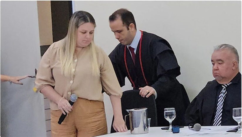 Imagem 1 -  O Tribunal de Justiça do Rio Grande do Norte (TJRN) anulou, por maioria de votos (2 a 1), a condenação de 19 anos e 3 meses de prisão imposta a Layla Sales pela morte do engenheiro Euriclides Goes Torres, ocorrida em 2019, em Apodi. A decisão considerou que o veredicto do júri foi contrário às provas apresentadas no processo. A defesa recorreu alegando fragilidade de provas e nulidades, e os desembargadores entenderam que não houve comprovação suficiente para sustentar a condenação Com isso, o julgamento foi anulado e o caso será submetido a um novo júri popular. 