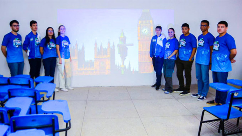 Imagem 1 - A Prefeitura de Mossoró enviará, em março, 10 alunos da Rede Municipal para um intercâmbio de 17 dias em Londres, por meio do programa “De Mossoró para o Mundo”. Durante a viagem, os estudantes concluirão um curso intensivo de inglês iniciado no município. Todas as despesas serão custeadas pela Prefeitura. O programa foi instituído por lei e terá caráter permanente, independentemente da gestão municipal. Imagem 1 - A Prefeitura de Mossoró enviará, em março, 10 alunos da Rede Municipal para um intercâmbio de 17 dias em Londres, por meio do programa “De Mossoró para o Mundo”. Durante a viagem, os estudantes concluirão um curso intensivo de inglês iniciado no município. Todas as despesas serão custeadas pela Prefeitura. O programa foi instituído por lei e terá caráter permanente, independentemente da gestão municipal.