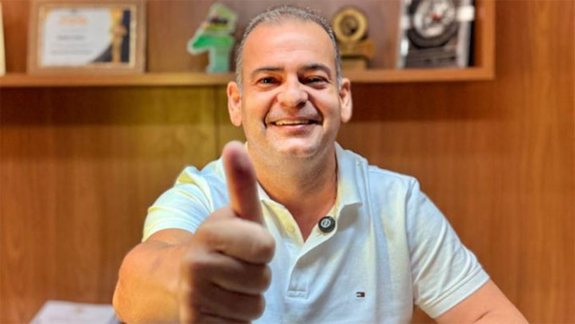 Imagem 1 - O evento será realizado no dia 22 de março, no Calçadão, reunindo a comunidade cristã em uma noite especial de louvor, adoração e celebração da fé. A iniciativa reforça o compromisso da gestão municipal em valorizar as expressões religiosas e atender a um antigo sonho da classe evangélica local. Entre as atrações confirmadas estão o Pagode Restaura, que evangeliza através da música com mensagens de fé e renovação, e a cantora Isadora Pompeo, uma das maiores referências da música gospel no Brasil, reconhecida nacionalmente por tocar milhares de corações com suas canções e testemunho. Imagem 1 - O evento será realizado no dia 22 de março, no Calçadão, reunindo a comunidade cristã em uma noite especial de louvor, adoração e celebração da fé. A iniciativa reforça o compromisso da gestão municipal em valorizar as expressões religiosas e atender a um antigo sonho da classe evangélica local. Entre as atrações confirmadas estão o Pagode Restaura, que evangeliza através da música com mensagens de fé e renovação, e a cantora Isadora Pompeo, uma das maiores referências da música gospel no Brasil, reconhecida nacionalmente por tocar milhares de corações com suas canções e testemunho.