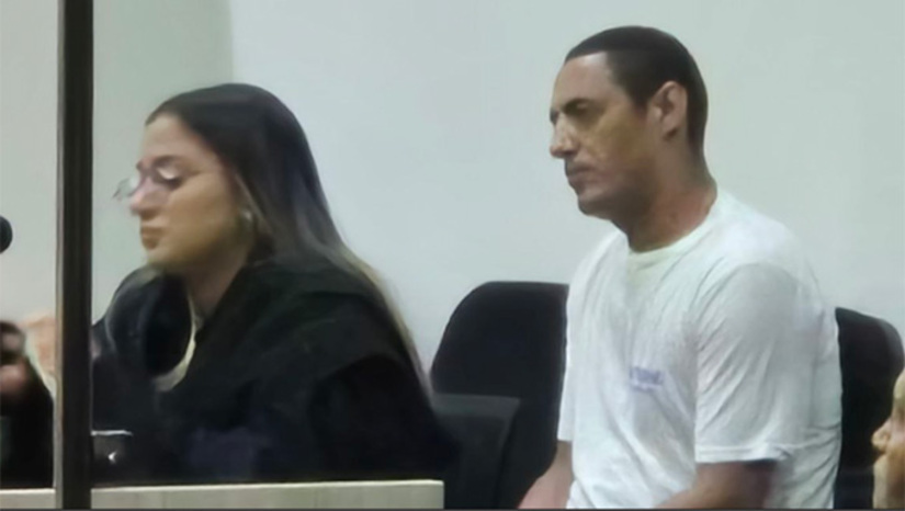 Imagem 1 -  O agricultor Gilmar de Oliveira Andrade, o Mamá, de 34 anos, foi condenado pela sociedade mossoroense pelo assassinato de Cícero Beaty Pereira dos Santos, ocorrido na noite do dia 4 de setembro de 2023, na Vila Espírito Santo, da Serra do Mel-RN. O Tribunal do Júri Popular aconteceu nesta quinta-feira, dia 26 de fevereiro de 2026, no Fórum Municipal de Mossoró. A defesa tem 5 dias para recorrer, caso discorde do resultado.