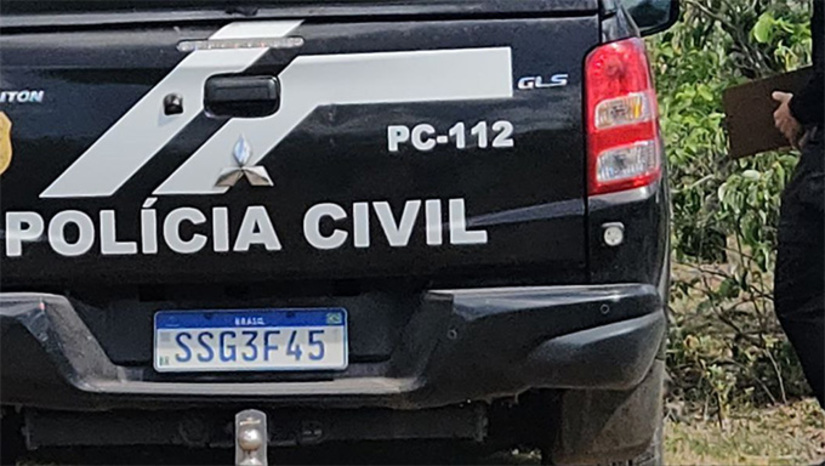 Imagem 1 - O Policial Civil Tiago Celestino é da Coordenadora de Recursos Especiais da Policia Civil (CORE), lotado em Mossoró. Foi com seus colegas em apoio da Delegacia de Serra Negra do Norte para cumprir mandados de busca, apreensão e de prisão no Sítio Bom Jesus, que fica entre as cidades de Caicó e São João do Sabugi. Foi baleado na altura do pescoço, socorrido para Caicó, onde foi intubado, e está sendo transferido para um hospital na capital. Imagem 1 - O Policial Civil Tiago Celestino é da Coordenadora de Recursos Especiais da Policia Civil (CORE), lotado em Mossoró. Foi com seus colegas em apoio da Delegacia de Serra Negra do Norte para cumprir mandados de busca, apreensão e de prisão no Sítio Bom Jesus, que fica entre as cidades de Caicó e São João do Sabugi. Foi baleado na altura do pescoço, socorrido para Caicó, onde foi intubado, e está sendo transferido para um hospital na capital.