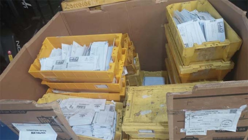 Imagem 1 - Os Correios começaram a entregar os boletos do IPTU 2026 em Mossoró. O contribuinte que pagar em cota única até 31 de março terá 25% de desconto. Também é possível parcelar em oito vezes, de março a outubro. O boleto pode ser emitido pelo site da Sefaz, WhatsApp ou atendimento presencial. Imagem 1 - Os Correios começaram a entregar os boletos do IPTU 2026 em Mossoró. O contribuinte que pagar em cota única até 31 de março terá 25% de desconto. Também é possível parcelar em oito vezes, de março a outubro. O boleto pode ser emitido pelo site da Sefaz, WhatsApp ou atendimento presencial.