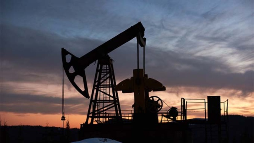   O Instituto Brasileiro de Petróleo, Gás e Biocombustíveis (IBP) alerta que a intensificação do conflito no Oriente Médio pode impactar fortemente o mercado global de petróleo e gás, especialmente se houver fechamento do Estreito de Ormuz, por onde passa cerca de 25% do petróleo exportado no mundo, além de grandes volumes de gás natural de países como Arábia Saudita, Emirados Árabes Unidos, Catar e Omã.  Segundo a entidade, a crise pode elevar os preços do petróleo e do gás e provocar interrupções no abastecimento.