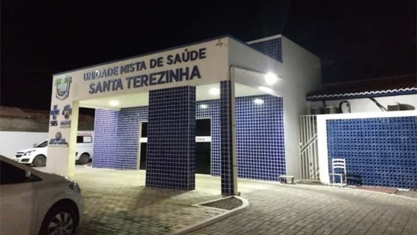 Imagem 1 - A secretaria de saúde de Tibau registrou 1.024 atendimentos nas unidades de saúde em apenas dois dias. O aumento da procura está relacionado a possíveis surtos de viroses gastrointestinais ou respiratórias, que têm alto potencial de contágio. A orientação é reforçar os cuidados de higiene, principalmente com os alimentos, evitando contato com moscas e mantendo os mantimentos protegidos. A Secretaria também recomenda hidratação, lavagem frequente das mãos e que a população procure atendimento médico ao apresentar sintomas, evitando a automedicação. Imagem 1 - A secretaria de saúde de Tibau registrou 1.024 atendimentos nas unidades de saúde em apenas dois dias. O aumento da procura está relacionado a possíveis surtos de viroses gastrointestinais ou respiratórias, que têm alto potencial de contágio. A orientação é reforçar os cuidados de higiene, principalmente com os alimentos, evitando contato com moscas e mantendo os mantimentos protegidos. A Secretaria também recomenda hidratação, lavagem frequente das mãos e que a população procure atendimento médico ao apresentar sintomas, evitando a automedicação.