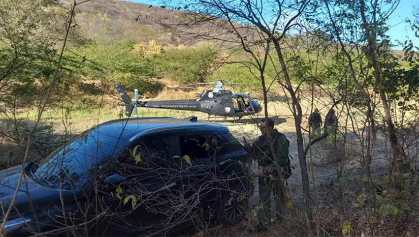 Imagem 1 -  Esta decisão não alcança quem ordenou, organizou e executou o então prefeito Francisco Damião de Oliveira, o Marcelo, de 38 anos, e o pai dele, Sandir Alves de Oliveira, de 58 anos. Neste processo, foram condenados os policiais, familiares e amigos do prefeito Marcelo, que atuavam como seguranças. O julgamento dos acusados pelo duplo homicídio e também tentativa de homicídio, que estão todos presos, deve ocorrer em momento posterior.