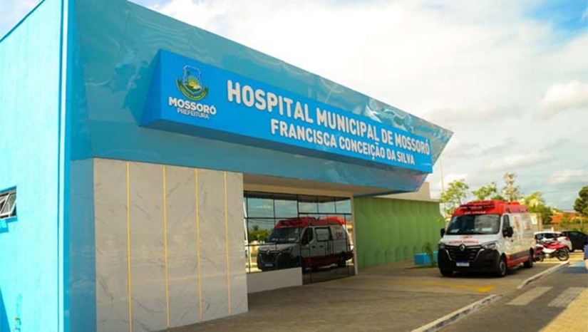 Imagem 1 - Em pouco tempo de funcionamento, mais de 150 cirurgias eletivas já foram realizadas no Hospital Municipal, principalmente nas áreas geral e ginecológica, contribuindo para a redução da fila de espera e para a melhoria da qualidade de vida dos pacientes. É o caso de Francisco das Chagas, comerciante que fez uma cirurgia umbilical na unidade. “Tivemos acompanhamento de médicos, de enfermeiras. Foi uma coisa que realmente não deixou nada a desejar. É aquilo que nós esperávamos", relatou. Imagem 1 - Em pouco tempo de funcionamento, mais de 150 cirurgias eletivas já foram realizadas no Hospital Municipal, principalmente nas áreas geral e ginecológica, contribuindo para a redução da fila de espera e para a melhoria da qualidade de vida dos pacientes. É o caso de Francisco das Chagas, comerciante que fez uma cirurgia umbilical na unidade. “Tivemos acompanhamento de médicos, de enfermeiras. Foi uma coisa que realmente não deixou nada a desejar. É aquilo que nós esperávamos", relatou.