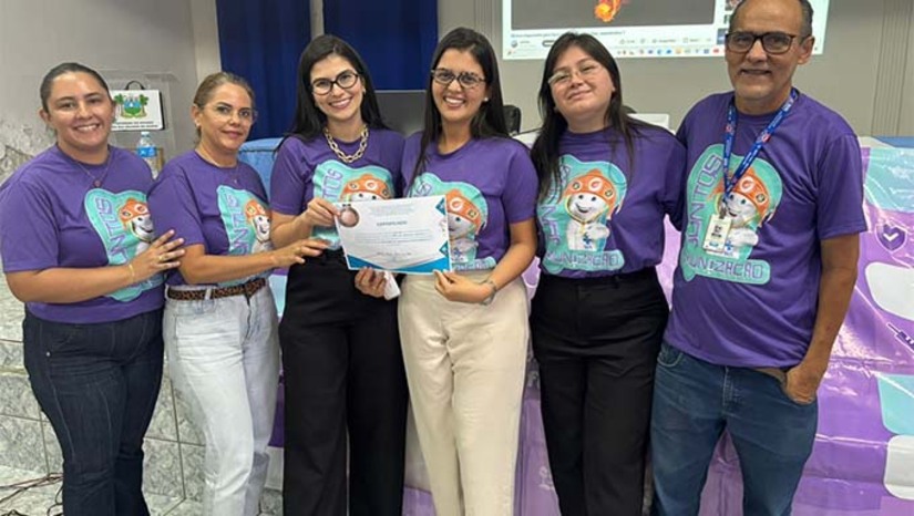 Imagem 1 -  O município recebeu o selo bronze de imunização, por alcançar 90% de cobertura vacinal entre gestantes, idosos e crianças. A coordenação destacou que o reconhecimento reforça o compromisso com a vacinação e a proteção da população. A Secretaria também informou que a vacinação contra a influenza para o público-alvo começa no dia 28 de março, com a realização de um Dia D de mobilização que ainda será divulgado.