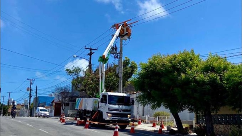 Imagem 1 - A Neoenergia Cosern realizará, nesta quinta-feira (19), uma manutenção preventiva na rede elétrica do Conjunto Abolição V, em Mossoró, com interrupção temporária de energia em algumas ruas e avenidas, das 9h às 11h. A ação visa melhorar a qualidade do fornecimento, podendo ser concluída antes do horário previsto, e outras vias próximas também podem ter desligamentos pontuais. Imagem 1 - A Neoenergia Cosern realizará, nesta quinta-feira (19), uma manutenção preventiva na rede elétrica do Conjunto Abolição V, em Mossoró, com interrupção temporária de energia em algumas ruas e avenidas, das 9h às 11h. A ação visa melhorar a qualidade do fornecimento, podendo ser concluída antes do horário previsto, e outras vias próximas também podem ter desligamentos pontuais.