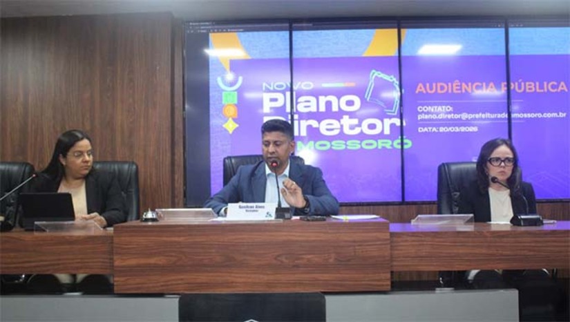 Imagem 1 - A Câmara Municipal de Mossoró realizou audiência pública para discutir o novo Plano Diretor do município, reunindo representantes do poder público e da sociedade. O debate abordou temas como uso do solo, mobilidade e sustentabilidade, marcando a etapa final de um processo que contou com oficinas e participação popular. A atualização do Plano Diretor, que estava há mais de 10 anos sem revisão, é considerada essencial para orientar o crescimento e o desenvolvimento da cidade. Imagem 1 - A Câmara Municipal de Mossoró realizou audiência pública para discutir o novo Plano Diretor do município, reunindo representantes do poder público e da sociedade. O debate abordou temas como uso do solo, mobilidade e sustentabilidade, marcando a etapa final de um processo que contou com oficinas e participação popular. A atualização do Plano Diretor, que estava há mais de 10 anos sem revisão, é considerada essencial para orientar o crescimento e o desenvolvimento da cidade.