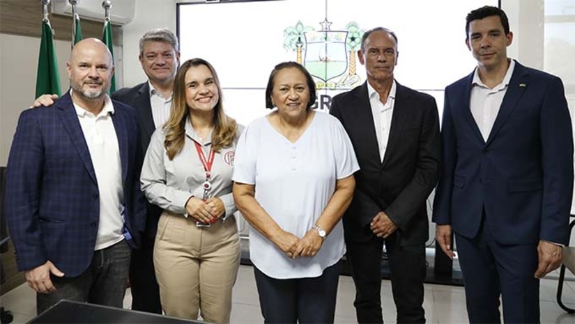 Imagem 1 - O Rio Grande do Norte deve receber R$ 2,5 bilhões em investimentos na mineração de ferro até 2028, por meio do Projeto Ferro Potiguar, da empresa Fomento do Brasil. A iniciativa, considerada estratégica, pode gerar cerca de 4,5 mil empregos e prevê a qualificação de 2 mil profissionais. Parte da produção será exportada, e há planos de industrializar o aço no estado com uso de energia verde. O projeto também inclui investimentos no Porto de Natal, fortalecendo a logística e impulsionando o desenvolvimento econômico regional. Imagem 1 - O Rio Grande do Norte deve receber R$ 2,5 bilhões em investimentos na mineração de ferro até 2028, por meio do Projeto Ferro Potiguar, da empresa Fomento do Brasil. A iniciativa, considerada estratégica, pode gerar cerca de 4,5 mil empregos e prevê a qualificação de 2 mil profissionais. Parte da produção será exportada, e há planos de industrializar o aço no estado com uso de energia verde. O projeto também inclui investimentos no Porto de Natal, fortalecendo a logística e impulsionando o desenvolvimento econômico regional.