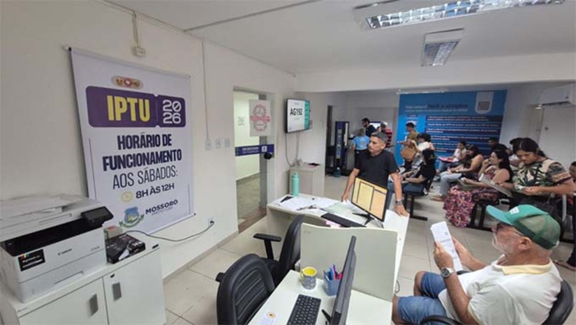 Imagem 1 - A Secretaria Municipal da Fazenda de Mossoró informa que o prazo para pagamento do IPTU 2026 em cota única com 25% de desconto encerra nesta terça-feira (31). Quem optar pelo parcelamento poderá dividir o valor em até oito vezes, de março a outubro, com a primeira parcela também vencendo nesta data. O desconto é concedido pelo sexto ano consecutivo e vale apenas para contribuintes em situação regular. O carnê pode ser acessado online, via WhatsApp ou presencialmente na Sefaz. Imagem 1 - A Secretaria Municipal da Fazenda de Mossoró informa que o prazo para pagamento do IPTU 2026 em cota única com 25% de desconto encerra nesta terça-feira (31). Quem optar pelo parcelamento poderá dividir o valor em até oito vezes, de março a outubro, com a primeira parcela também vencendo nesta data. O desconto é concedido pelo sexto ano consecutivo e vale apenas para contribuintes em situação regular. O carnê pode ser acessado online, via WhatsApp ou presencialmente na Sefaz.
