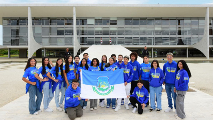   As inscrições estão sendo feitas exclusivamente de forma on-line, por meio do cadastramento no Sistema de Avaliação Educacional de Mossoró (SAEM), disponível no endereço eletrônico: https://saem.sme.mossoro.rn.gov.br. O edital de lançamento dessa segunda edição do “Partiu Brasil” foi publicado na edição do dia (6) deste mês, do Diário Oficial de Mossoró (DOM). O intercâmbio cultural e pedagógico terá como destino, a exemplo da primeira edição, a cidade de Brasília-DF.