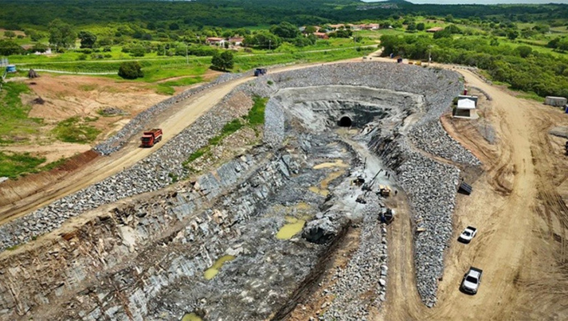   De acordo com a Secretaria de Meio Ambiente e Recursos Hídricos do Estado do Rio Grande do Norte, no início do segundo semestre deste ano, o estado passa a contar com a água do Rio São Francisco, desta vez através do Ramal do Apodi. O projeto do Ramal do Apodi, incluindo o túnel Major Sales, só saiu efetivamente do papel e se transformou em obra concreta no atual ciclo de gestão pública.