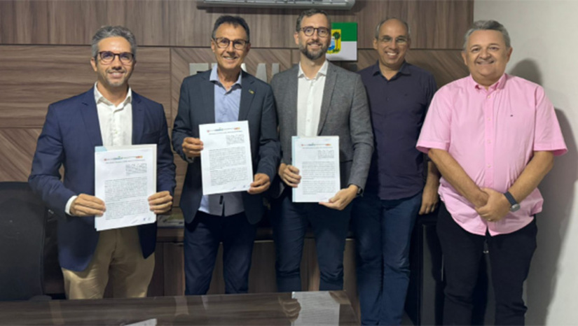   O documento foi construído de forma integrada entre o TCE-RN, o Ministério Público do Estado do Rio Grande do Norte (MPRN), o Ministério Público de Contas (MPCRN) e a Federação dos Municípios do Rio Grande do Norte (FEMURN), com caráter preventivo e orientativo, visando à promoção da economicidade, da responsabilidade fiscal e do fortalecimento da segurança jurídica na gestão dos recursos públicos destinados às festividades. Os limites sugeridos variam de R$ 300 mil a R$ 700 mil por contratação, conforme o porte financeiro do município.