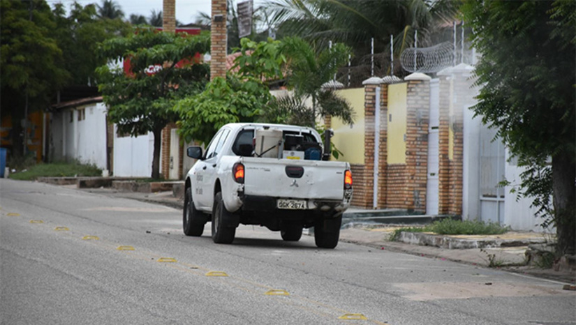   A ação, que segue até o dia 30 de abril, percorrerá os bairros da zona urbana com o objetivo de eliminar o mosquito transmissor da Dengue, Zika e Chikungunya em sua fase adulta. O serviço será realizado diariamente em dois períodos estratégicos, horários em que o mosquito costuma estar mais ativo: na parte da manhã, das 5h às 7h, e no final da tarde, das 17h às 19h. O cronograma de aplicação abrange todos os bairros da cidade.