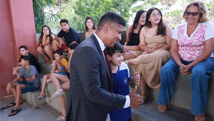   Serviços alcançaram 2.100 pessoas durante o Câmara Popular realizado nesta quarta-feira, 15, na Escola Estadual Monsenhor Raimundo Gurgel, no bairro Belo Horizonte, em Mossoró. Os serviços gratuitos ofertados a população a zona sul de Mossoró foram nas áreas de saúde, assistência social, cidadania, empregabilidade e empreendedorismo. “Nossa expectativa é que, nas próximas edições, possamos ampliar ainda mais essa oferta e alcançar um número ainda maior de pessoas”, diz Genilson Alves, vereador presidente da Câmara Municipal de Mossoró.