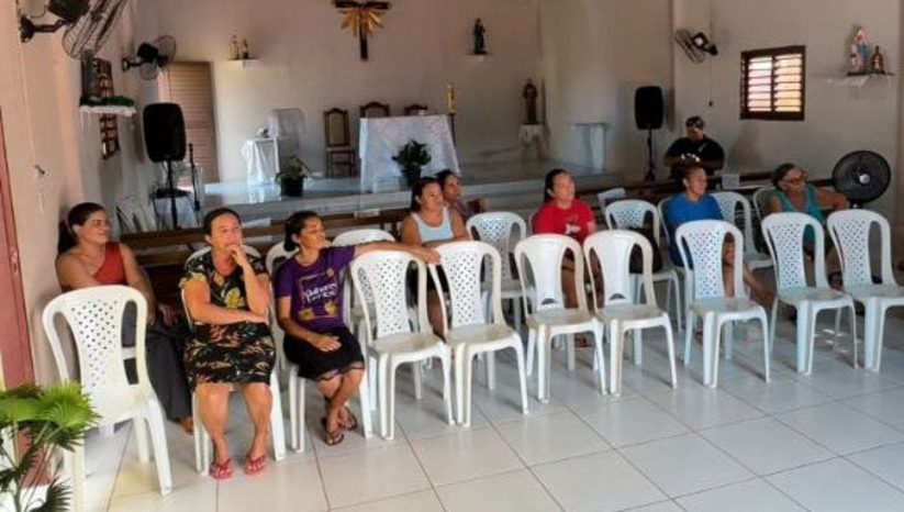   O programa Mais Direito no Campo, realizado pela Secretaria de Agricultura de Serra do Mel, oferece orientação jurídica gratuita aos trabalhadores rurais de forma itinerante. A iniciativa percorre as vilas do município para informar os agricultores sobre como produzir provas de atividade rural e garantir o acesso a benefícios previdenciários fundamentais.