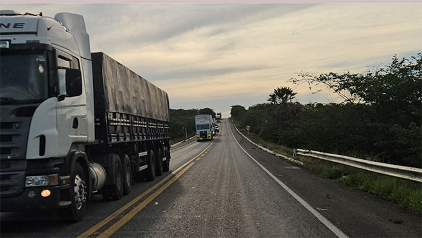 Imagem 1 - Primeiro trecho, de 57 km entre Mossoró e Assu, já está em obras, devendo ser concluído em 36 meses, num investimento de R$ 367 milhões. Sobre o segundo trecho, o IDEMA atesta a viabilidade ambiental para o DNIT duplicar o trecho de 38,1 km, entre as cidades de Macaíba e Riachuelo, com um investimento de R$ 227 milhões. Imagem 1 - Primeiro trecho, de 57 km entre Mossoró e Assu, já está em obras, devendo ser concluído em 36 meses, num investimento de R$ 367 milhões. Sobre o segundo trecho, o IDEMA atesta a viabilidade ambiental para o DNIT duplicar o trecho de 38,1 km, entre as cidades de Macaíba e Riachuelo, com um investimento de R$ 227 milhões.