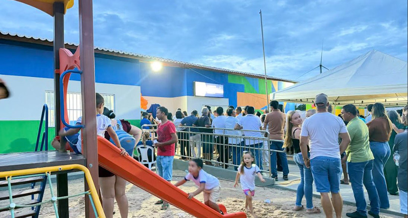 Imagem 1 - A Prefeitura de Serra do Mel entregou a reforma e ampliação da escola municipal na Vila Amazonas. A obra incluiu climatização, modernização das salas e novos equipamentos, seguindo o padrão já aplicado em outras vilas do município. O objetivo da gestão é elevar a qualidade da infraestrutura escolar para alunos e professores. Imagem 1 - A Prefeitura de Serra do Mel entregou a reforma e ampliação da escola municipal na Vila Amazonas. A obra incluiu climatização, modernização das salas e novos equipamentos, seguindo o padrão já aplicado em outras vilas do município. O objetivo da gestão é elevar a qualidade da infraestrutura escolar para alunos e professores.