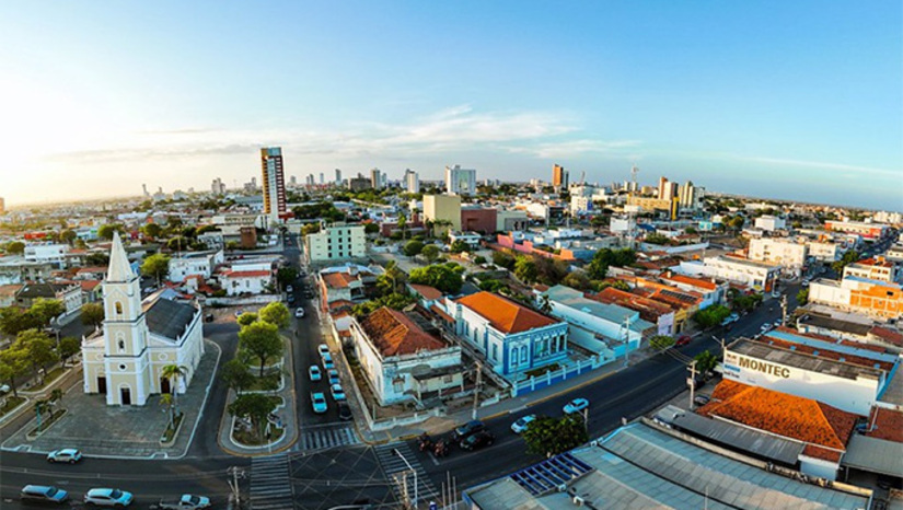   A iniciativa da Prefeitura de Mossoró busca dar oportunidade para que cidadãos e empresas regularizem sua situação fiscal, com mais facilidade, através da Secretaria Municipal da Fazenda (SEFAZ). O Projeto de Lei nº 57/2026 foi enviado pelo chefe do Executivo municipal, prefeito Marcos Medeiros, à Câmara Municipal e agora aguarda análise e votação dos vereadores.