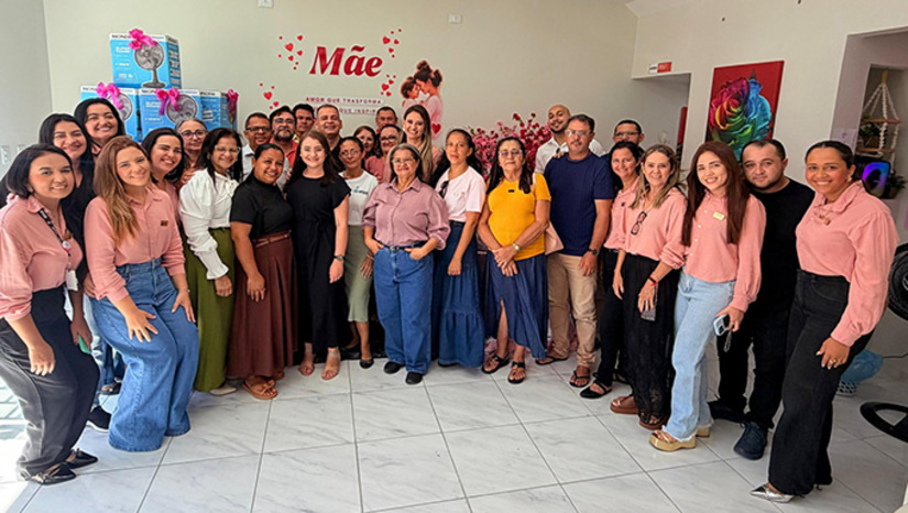   Este ano esta previsto distribuição mais de 1.500 bolsinhas de lembranças em 22 igrejas e incrementou este ano com a entrega brindes para sorteio. "Celebrar o dia das mães é reconhecer a importância da mulher que, com amor e dedicação, constrói diariamente a base das nossas famílias", diz o prefeito Sabino