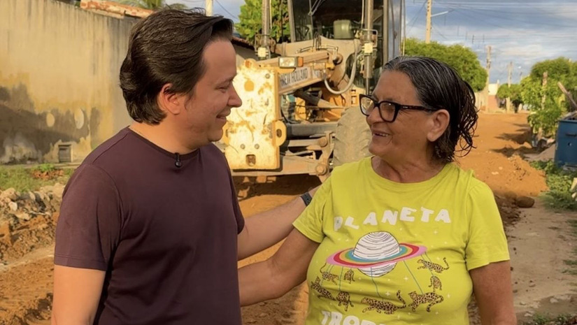   A Prefeitura de Caraúbas iniciou um mutirão de manutenção e limpeza no bairro Leandro Bezerra para recuperar vias afetadas pelas chuvas. O prefeito Givago Barreto acompanha os serviços, priorizando o diálogo com os moradores para atender às demandas mais urgentes, os bairros de Caraúbas.