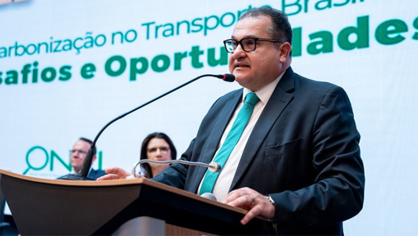   Neste segundo trecho, que compreende entre as cidades de Macaíba-RN e Riachuelo-RN, serão investidos R$ 204 milhões. O Ministro também assina ordem de serviço para obras de travessia da área urbana de Macaíba, num investimento de R$ 78 milhões. A visita do ministro ao RN, começa pelo canteiro de obras da duplicação do primeiro trecho, entre Assu e Mossoró, por volta das 14h30 e segue para a grande Natal. A meta do DNIT é duplicar os 418 km da BR 304, ligando Natal-RN, a Beberibe-CE