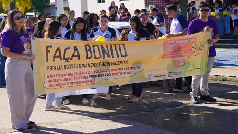   A mobilização teve início no Complexo Cultural Milton Marques de Medeiros, passou pelas principais ruas da cidade e foi concluída no Centro de Atenção Psicossocial (CAPS). A caminhada foi uma ação conjunta das Secretarias Municipais de Assistência Social, de Saúde e de Educação, Cultura e Desporto; contando com a participação do Conselho Tutelar, estudantes e população em geral.