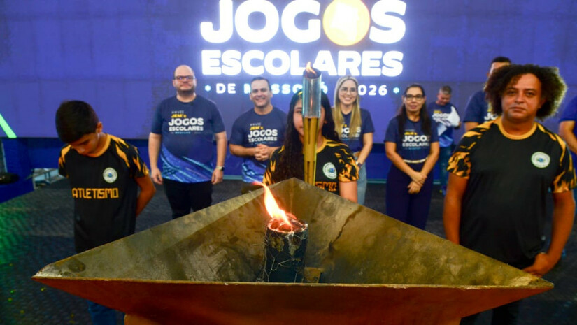   A abertura da 27ª edição dos Jogos Esportivos de Mossoró (JEMs) 2026 ocorreu nesta terça-feira (19) no Ginásio Pedro Ciarlini, reunindo estudantes das redes municipal, estadual e privada. As competições de 11 modalidades individuais e coletivas começam nesta quarta-feira (20) em diversos locais da cidade. A Secretaria Municipal de Educação destacou o aumento no número de inscritos e o retorno do evento ao calendário tradicional, cuja programação e premiações seguem até o dia 5 de junho.