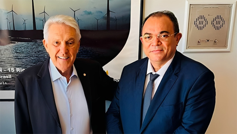   Gestor de Felipe Guerra acompanhado com auxiliares e vereadores, participa da XXVII Marcha dos prefeitos a Brasília em Defesa dos Municípios, e aproveitou para conversar com os parlamentares deputados e também senadores. No gabinete do deputado federal João Maia, Salomão conseguiu o empenho de quase 1 milhão de reais para fortalecer os serviços de saúde contratados em benefício da população de Felipe Guerra, de cerca de 6 mil habitantes.