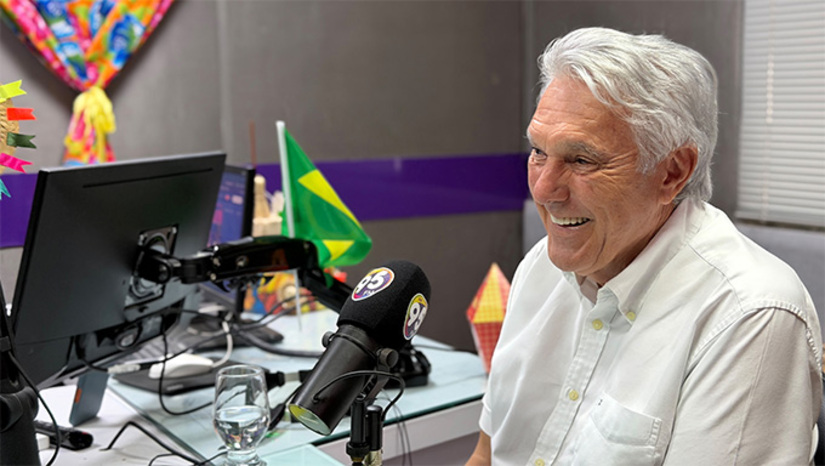   Compromisso do deputado federal João Maia foi firmado em entrevista aos jornalistas Saulo Vale e Tarcício Araújo, da 95FM de Mossoró. A Avenida Francisco Mota é a extensão da BR 110, partindo do Hotel Sabino Palace seguindo na direção da cidade de Areia Branca. Este trecho da rodovia federal recebe um fluxo enorme de carros em função das universidades, complexo judiciário e residenciais nesta região da cidade de Mossoró