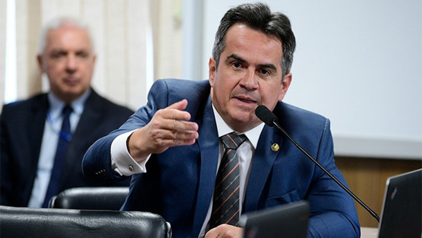 Imagem 1 - Expoentes do Progressistas (PP) têm batido os pés nos tapetes azul e verde do Congresso Nacional para apontar que os deputados Agnaldo Ribeiro (PB), Covatti Filho (RS) e o ex Cacá Leão (BA) são os seus pré-candidatos para a próxima vaga do Tribunal de Contas da União, na cota da Câmara dos Deputados, que tem o direito à indicação. Porém, o nome preferido do presidente (por ora) do partido, senador Ciro Nogueira (PI) é o deputado Dudu da Fonte (PE). Ciro é padrinho do seu filho Lula da Fonte (PE) – deputado federal como o pai. É porque Dudu tem uma eleição muito difícil para o Senado em Pernambuco, onde aparece fraco nas pesquisas. Imagem 1 - Expoentes do Progressistas (PP) têm batido os pés nos tapetes azul e verde do Congresso Nacional para apontar que os deputados Agnaldo Ribeiro (PB), Covatti Filho (RS) e o ex Cacá Leão (BA) são os seus pré-candidatos para a próxima vaga do Tribunal de Contas da União, na cota da Câmara dos Deputados, que tem o direito à indicação. Porém, o nome preferido do presidente (por ora) do partido, senador Ciro Nogueira (PI) é o deputado Dudu da Fonte (PE). Ciro é padrinho do seu filho Lula da Fonte (PE) – deputado federal como o pai. É porque Dudu tem uma eleição muito difícil para o Senado em Pernambuco, onde aparece fraco nas pesquisas.