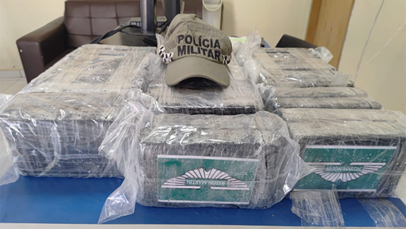   A droga estava dividida em pacotes de mais ou menos um quilo cada. Foi encontrada por moradores da praia no início da manhã, que acionaram a Policia Militar do município, que, por sua vez, conduziu a droga a Delegacia de Plantão de Mossoró, para que seja investigado a procedência, destino e possíveis proprietários. Após trâmites legais, a droga deve ser incinerada, conforme previsto na legislação.