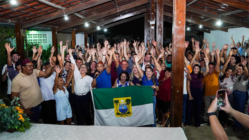   “Aqui em Taboleiro é em todos os municípios eu quero abraçar as pessoas, ouvir cada história e conhecer de perto a realidade da saúde, da educação, das estradas e de cada região do nosso estado. O governo que queremos construir começa ouvindo o povo e conhecendo cada município do Rio Grande do Norte. Obrigado a prefeita Klebinha e todo o grupo de Taboleiro Grande por acreditar no nosso projeto para o RN!”, afirmou Allyson.